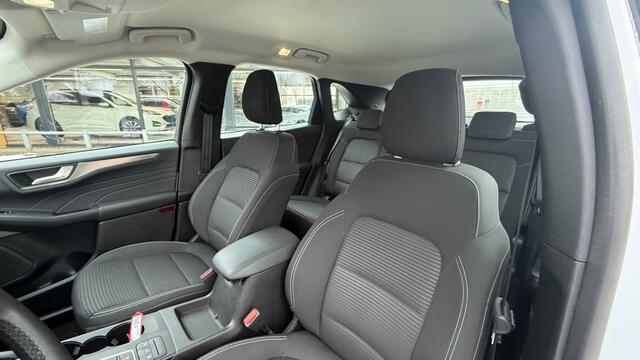 Ford KUGA 2.5 PHEV TITANIUM / Trekhaak + Winter pack