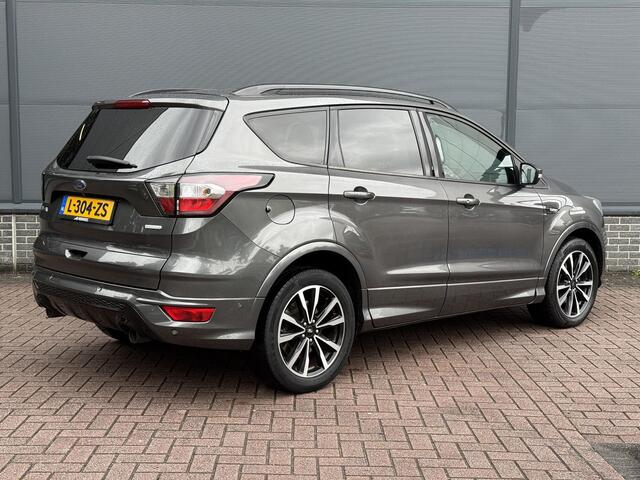 Ford KUGA 1.5 EcoBoost ST Line / Elektrisch wegklapbare Trekhaak, 2000 kg / Elektrische Achterklep / Stoel+Stuur Verwarming / Achteruitrij Camera / Voorruit Verwarming /