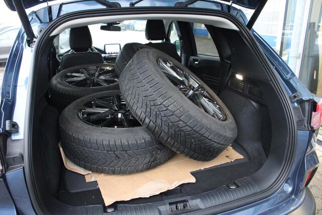 Ford KUGA 2.5 PHEV Titanium X | Trekhaak | Adaptive Cruise | Stoel + Stuurverwarming | Climate Control | Camera |