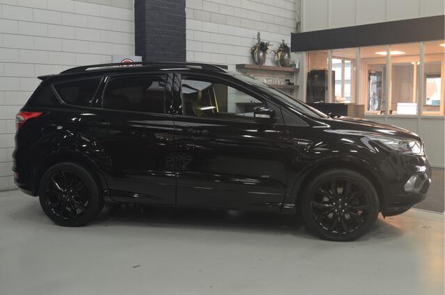Ford KUGA 1.5 EcoBoost ST Line AWD // CLIMA // NAVI // CARPLAY // STUUR&STOELVERWARMING // TREKHAAK // 4x4 //