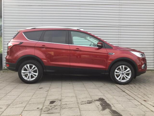 Ford KUGA 1.5 EcoBoost Titanium | Trekhaak | Stoelverwarming | PDC | Navi |
