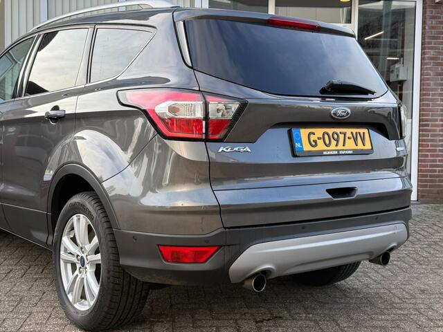 Ford KUGA 1.5 Titanium 4WD Automaat 182 PK I Schuif/kantel dak I Winterpakket I Carplay I Half leer