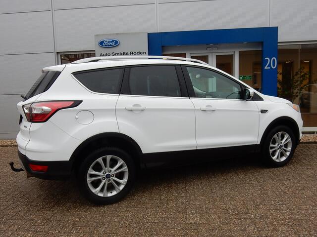 Ford KUGA 1.5 120PK EcoBoost Titanium | Half leder | Trekhaak | Winter pack | PDC | Navigatie |