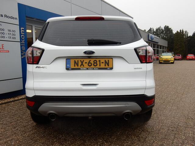 Ford KUGA 1.5 120PK EcoBoost Titanium | Half leder | Trekhaak | Winter pack | PDC | Navigatie |