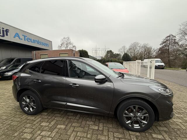 Ford KUGA 2.5 PHEV ST-Line