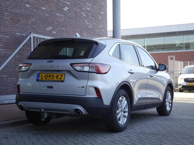 Ford KUGA 2.0 TDCi Titanium | Diesel | Trekhaak | 1900KG trekgewicht | Keyless entry en start | Lichtmetalen velgen | Navigatie | Climate control | Parkeersensoren achter