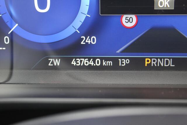 Ford KUGA 2.5 PHEV Titanium X , 225pk , 1500kg Trekgewicht Stoel, Stuur en Voorruit verwarming Climate Control, Cruise Control, Winter Pack, Camera