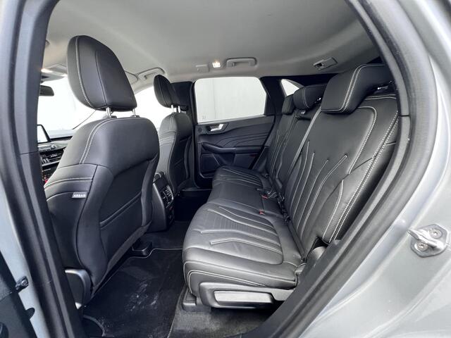 Ford KUGA 2.5 PHEV Vignale Automaat / 1.500 kg trekgewicht / Leder / Adaptieve CC / Dode hoek detectie / Parkeer assistent / Stuur-, stoel- en achterbankverwarming / B&O sound / Navigatie / Apple Carplay Android / 18" LM wielen / Inclusief winterwielen /