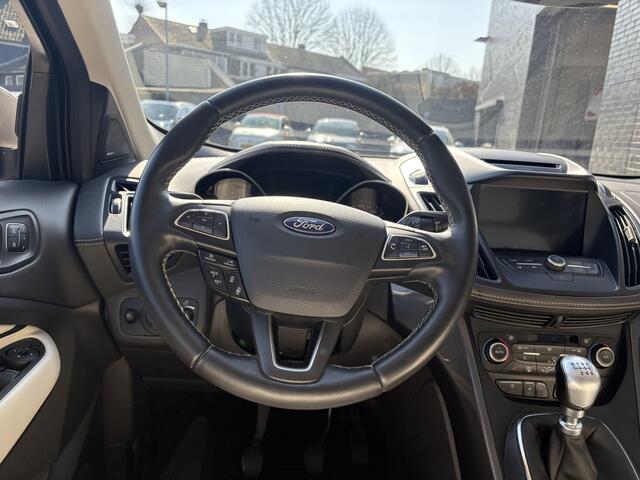 Ford KUGA 1.5 EcoBoost Vignale, pano, trekhaak,leder