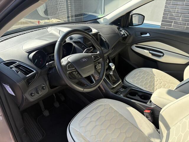 Ford KUGA 1.5 EcoBoost Vignale, pano, trekhaak,leder