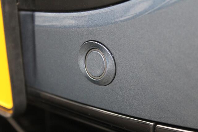 Ford KUGA 2.5 PHEV ST-Line X | Incl. 12 maanden garantie | Trekhaak | B&O audio | Achteruitrijcamera | Camera voor | Parkeersensoren | Cruise control | DAB | Elektrische kofferklep | Lichtmetalen velgen | Climate control | Bluetooth | Airco