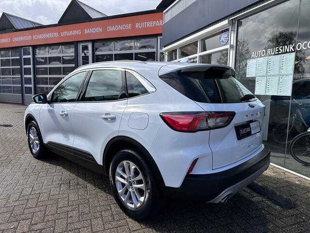 Ford KUGA 2.5 PHEV TITANIUM TREKHAAK
