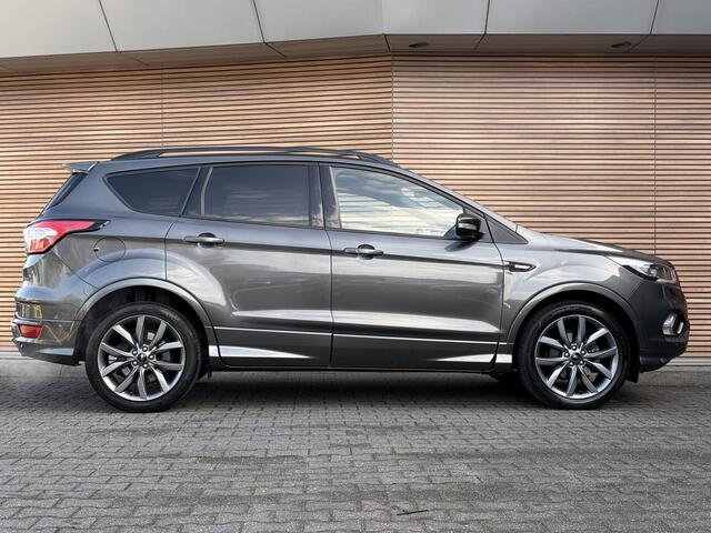 Ford KUGA 1.5 EcoBoost ST Line Panodak / Camera / Trekhaak / Clima / Winterpakket!