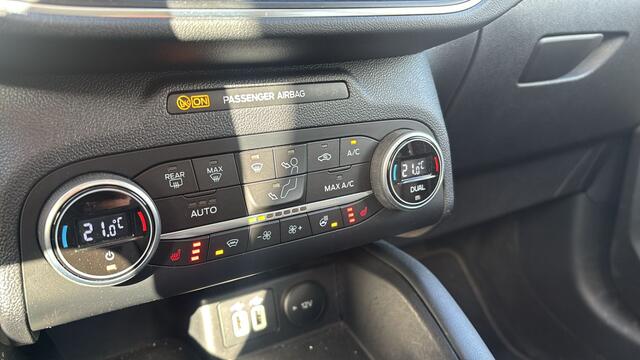 Ford KUGA 2.5 PHEV Vignale | Pano | Trekhaak | Leder | Camera | Winterpack |