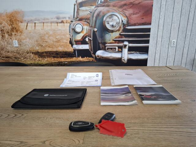 Ford KUGA 2.5 PHEV ST-Line 1e EIGENAAR NAVI CRUISE ECC CAMERA LED 18 INCH