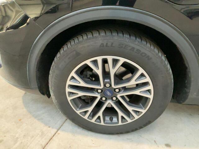 Ford KUGA 2.5 Plug-in Hybrid Titanium | 225 PK | Winterpack | 18 inch velgen | Navigatie | Dealer onderhouden