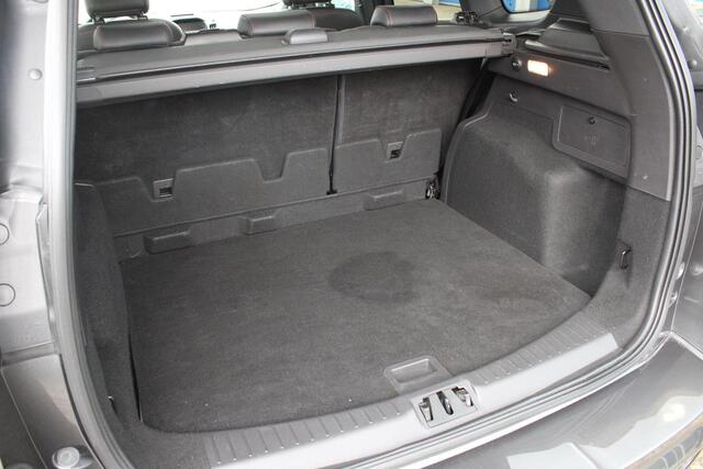 Ford KUGA 1.5 EcoBoost ST Line | Trekhaak | Panorama Dak | Stoelverwarming | Cruise Control | Camera | Navigatie | SONY Audio |