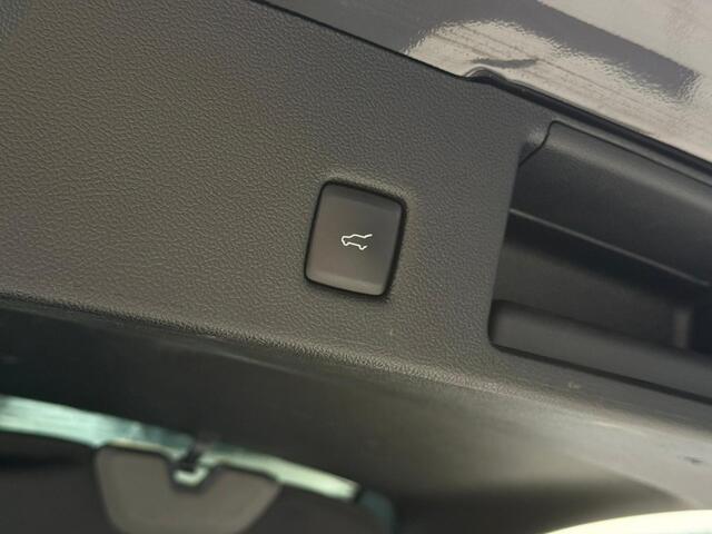 Ford KUGA 2.5 PHEV 243 pk ST-Line X | Elek. Trekhaak | Winter Pack | AGR stoelen I Pano I B&O I Adapt Cruise | 19'' | Gar. tm 2028