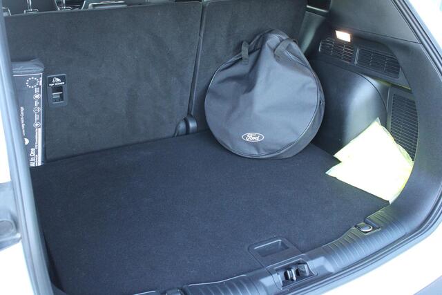 Ford KUGA 2.5 PHEV Titanium | Stoel + Stuurverwarming | Adaptive Cruise Control | Full LED | Camera | Head-Up Display | BLIS |
