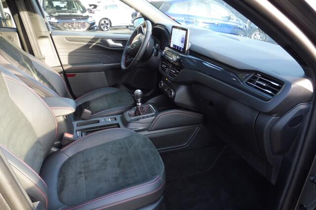Ford KUGA 150pk ST-Line X Panodak Trekhaak en alle packs