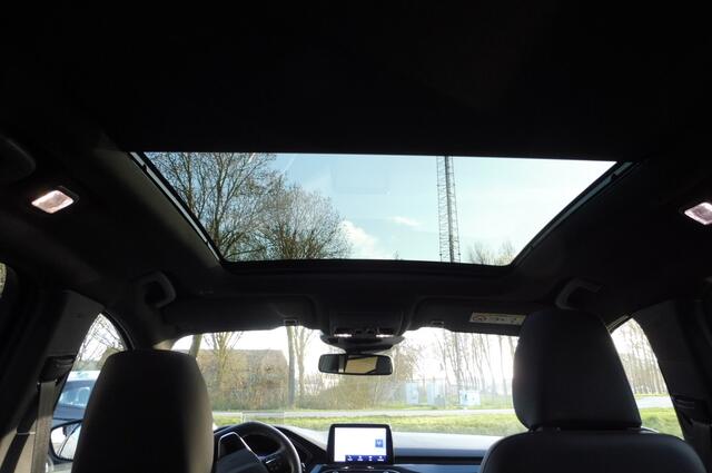 Ford KUGA 150pk ST-Line X Panodak Trekhaak en alle packs