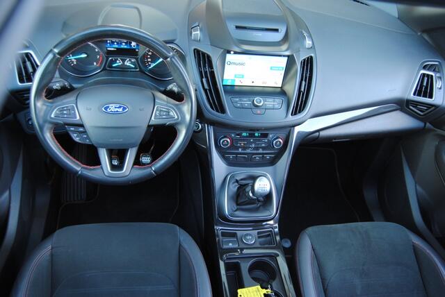 Ford KUGA 1.5 EcoB. ST Line | Apple Carplay | Trekhaak | Pano