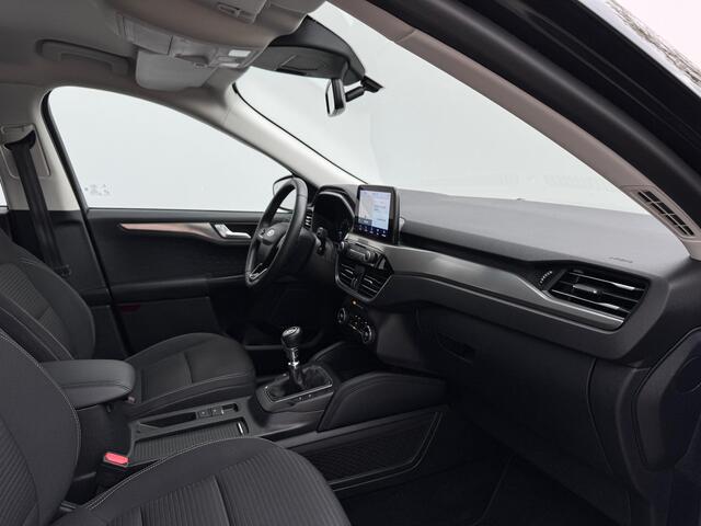 Ford KUGA 1.5 EcoBoost Titanium | Trekhaak | Adaptieve Cruise | Keyless Entry | All Season | Origineel NL | 100% Dealer onderhouden