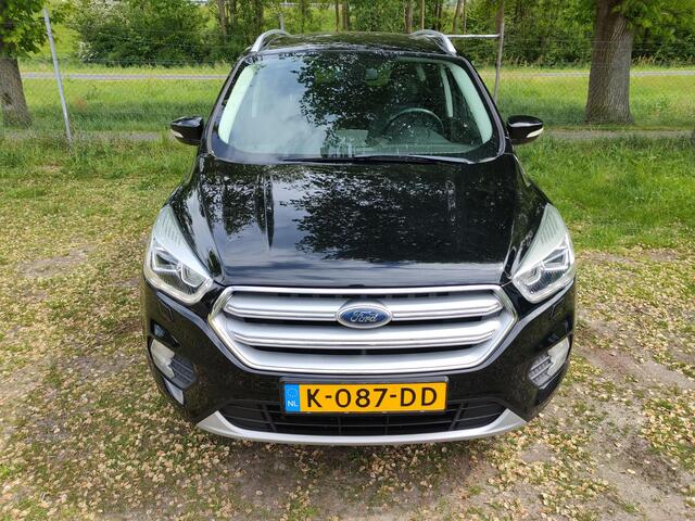 Ford KUGA 1.5 150PK Titanium | WINTERPACK | CRUISE | NAVI | 2000KG TREKKEN | SENSOREN ACHTER |