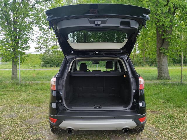 Ford KUGA 1.5 150PK Titanium | WINTERPACK | CRUISE | NAVI | 2000KG TREKKEN | SENSOREN ACHTER |