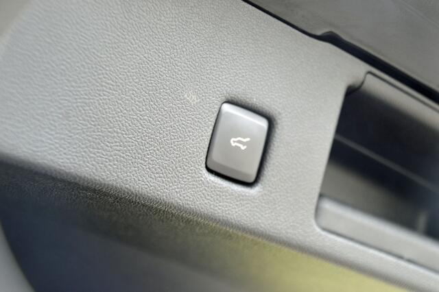 Ford KUGA 2.5 Phev ST-Line X driverpack, techno pack, winterpack, panoramadak, trekhaak, B&O sound, head up, camera, lederen bekleding