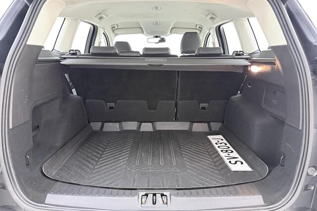 Ford KUGA 1.5 EcoBoost Titanium | Trekhaak | Achteruitrijcamera | Airco | Navigatie | Elektrische achterklep | Cruise control | Start/Stop bediening | Climate control | Parkeersensoren | Lederen/stof interieur | Stuurbediening