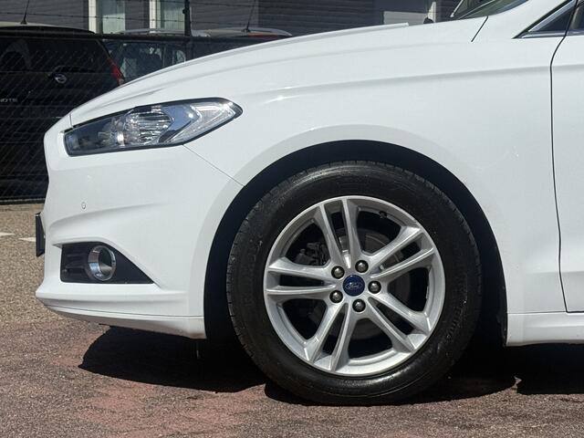 Ford MONDEO 1.5 Titanium automaat 161 pk navigatie climate ctr cruise ctr dagrijverlichting led pdc v/a keyless entry lmv 16 inch