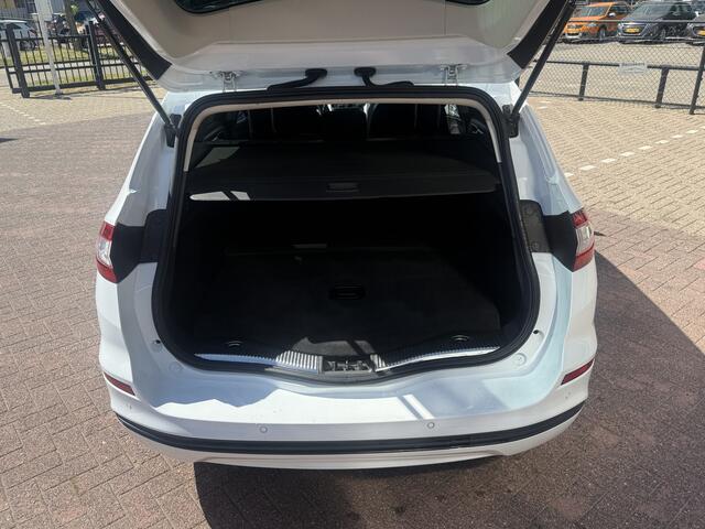 Ford MONDEO 1.5 Titanium automaat 161 pk navigatie climate ctr cruise ctr dagrijverlichting led pdc v/a keyless entry lmv 16 inch