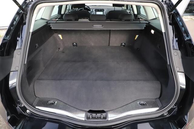 Ford MONDEO Wagon 2.0 IVCT HEV Titanium 17 inch LMV Carplay Android Navigatie Climate Cruise Control Stoelverwarming Parkeersensor