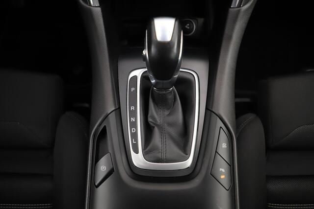 Ford MONDEO Wagon 2.0 IVCT HEV Titanium 17 inch LMV Carplay Android Navigatie Climate Cruise Control Stoelverwarming Parkeersensor