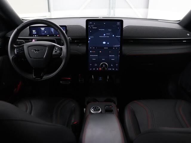 Ford MUSTANG Mach-E AWD 75 kWh | Leder | Stoelverwarming | Adaptive cruise | 360 camera | Adaptive cruise | B&O Sound | Stuurverwarming | Full LED