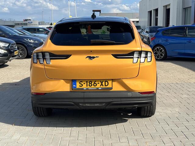 Ford MUSTANG Mach-E Extended RWD 98 kWh 294pk | Tech pack plus | Panoramadak | 19 inch Licht metaal