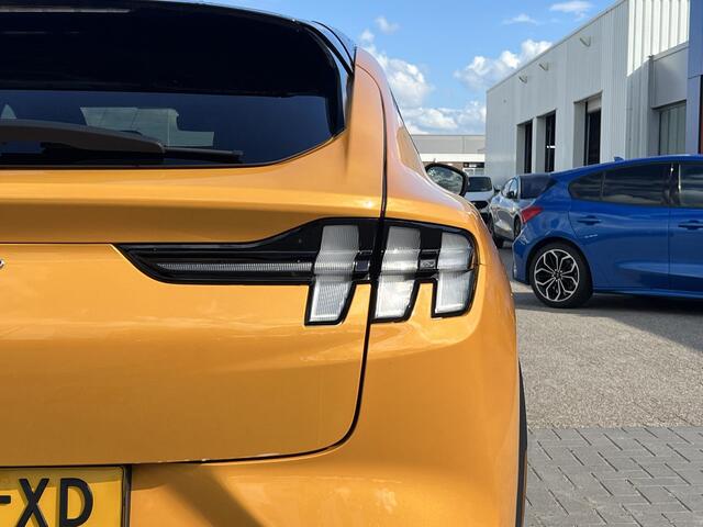 Ford MUSTANG Mach-E Extended RWD 98 kWh 294pk | Tech pack plus | Panoramadak | 19 inch Licht metaal