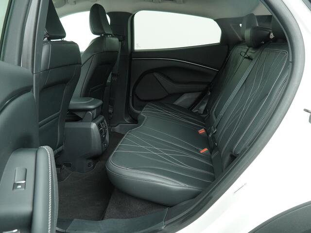 Ford MUSTANG Mach-E Extended RWD 294 pk 98 kWh | Adapt. Cruise | Clima | Winterpack | Leer | Camera | Apple carplay | Android Auto |