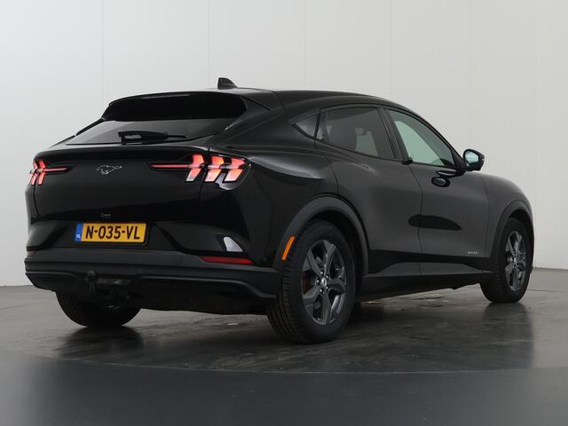 Ford MUSTANG Mach-E RWD 75 kWh | Trekhaak | Panoramadak | B&O | Winterpakket | Cruise Control Adaptief |