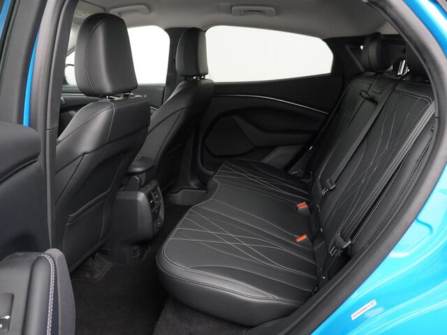 Ford MUSTANG Mach-E RWD 75 kWh 268 pk | Adapt. cruise | LED | 360° Camera | Apple Carplay draadloos | Stuurverw. | Stoelverw. |