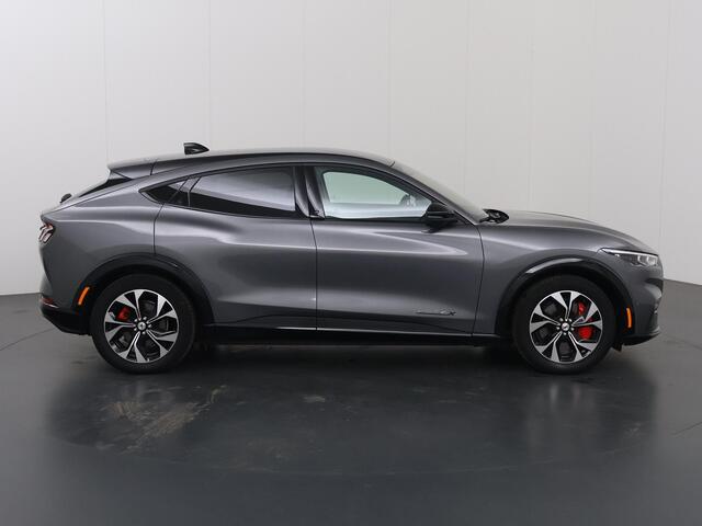 Ford MUSTANG Mach-E Extended First Edition AWD 98 kWh | Panoramadak | 360° Camera | B&O | Cruise Control Adaptief | Navigatie | Elektr. Achterklep |