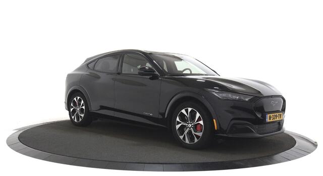 Ford MUSTANG Mach-E AWD 75 kWh Trekhaak / Panoramadak / SOH 100%