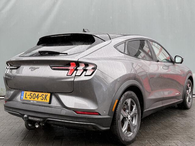 Ford MUSTANG Mach-E BWJ 2021 Extended 286 PK RWD 98 kWh TREKHAAK | PANO | LEDER | ELEKTR. STOELEN | FULL LED | ADAPTIVE CRUISE | STOEL + STUURVERW. | DAB | CAMERA | ELEKTR. ACHTERKLEP | CARPLAY + ANDROID | NAVI | CLIMA | LMV | PDC