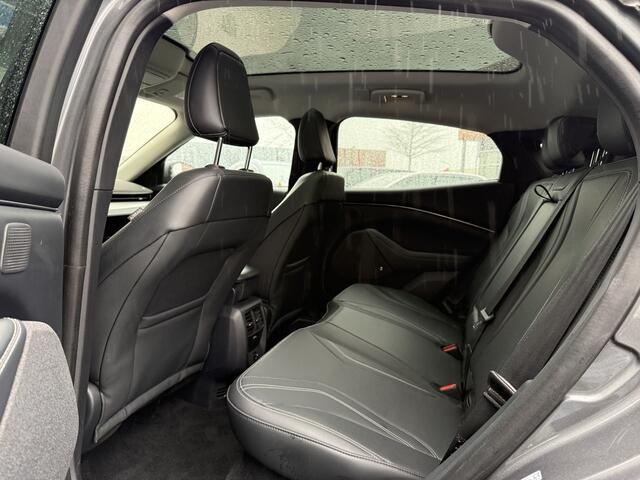 Ford MUSTANG Mach-E BWJ 2021 Extended 286 PK RWD 98 kWh TREKHAAK | PANO | LEDER | ELEKTR. STOELEN | FULL LED | ADAPTIVE CRUISE | STOEL + STUURVERW. | DAB | CAMERA | ELEKTR. ACHTERKLEP | CARPLAY + ANDROID | NAVI | CLIMA | LMV | PDC