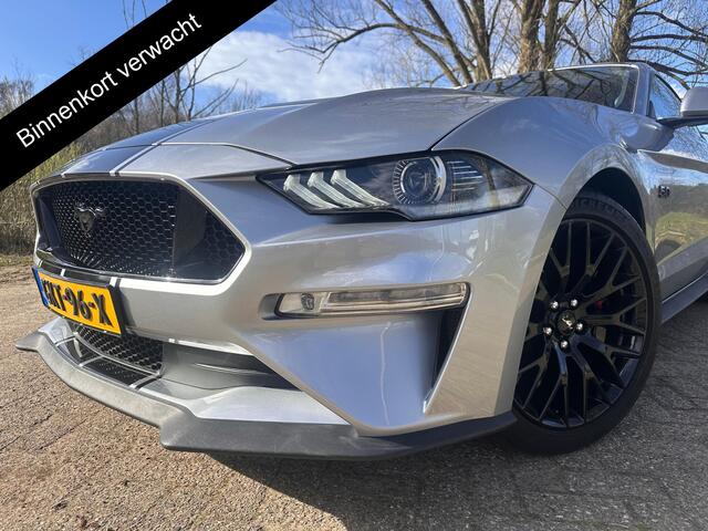 Ford MUSTANG Fastback 5.0 V8 GT | 1E EIGENAAR | 12MND GARANTIE | AUTOMAAT | LED | DAB | ACC |