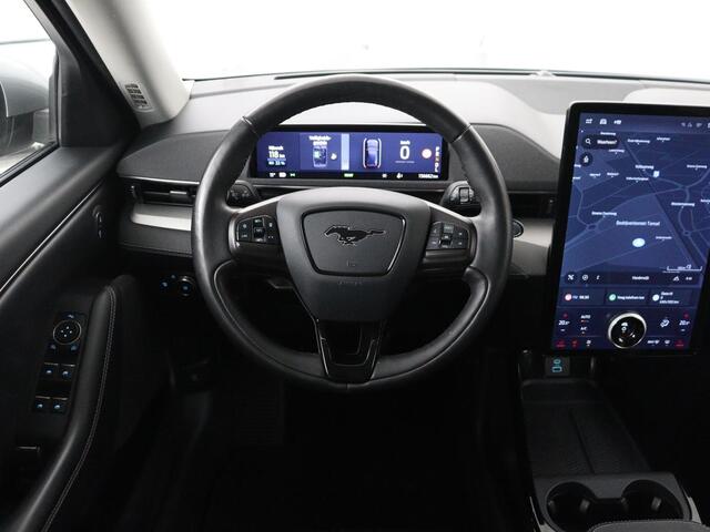 Ford MUSTANG Mach-E RWD 75 kWh | SOH 94% | Leder | Stoelverwarming | Adaptive cruise | Camera | Carplay | Navigatie | Stuurverwarming | Keyless | Full LED | Dodehoek detectie