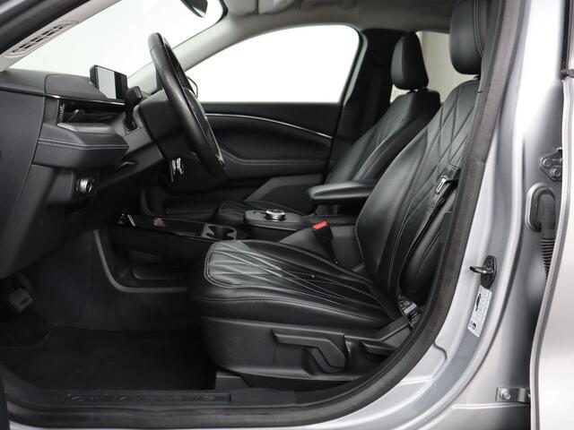 Ford MUSTANG Mach-E RWD 75 kWh | SOH 94% | Leder | Stoelverwarming | Adaptive cruise | Camera | Carplay | Navigatie | Stuurverwarming | Keyless | Full LED | Dodehoek detectie