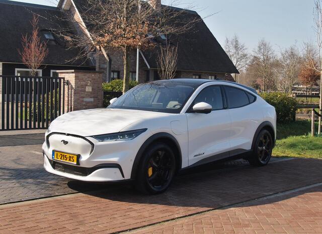 Ford MUSTANG Mach-E Extended RWD 98 kWh | SOH 93% | Panoramadak | 360 Camera | Bang & Olufsen | Apple Carplay |