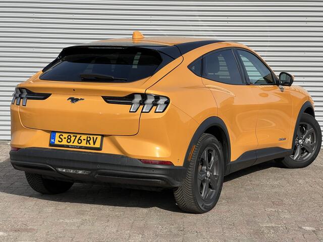 Ford MUSTANG Mach-E Extended RWD 98 kWh | Nieuw Binnen! | Leer | Stoelverwarming | B&O
